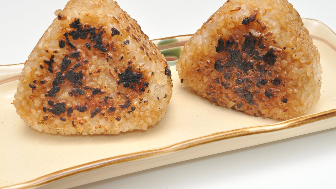 Gegrillte Yaki-Onigiri aus japanischem Rundkornreis